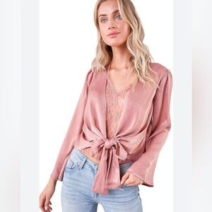 SUGARLIPS Women's Tie Front Lace Top NWT-0117